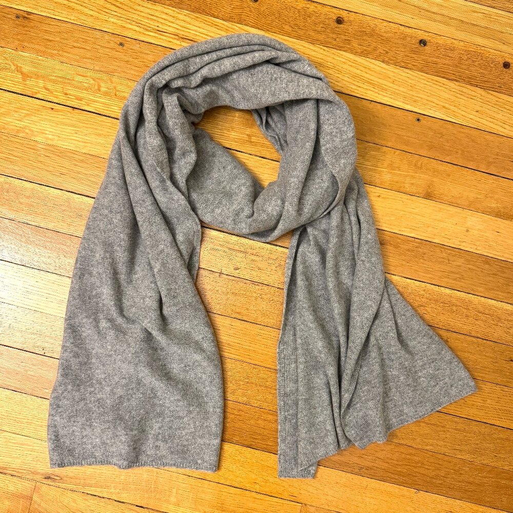 Club Monaco 100% Cashmere Travel Wrap Heather Grey